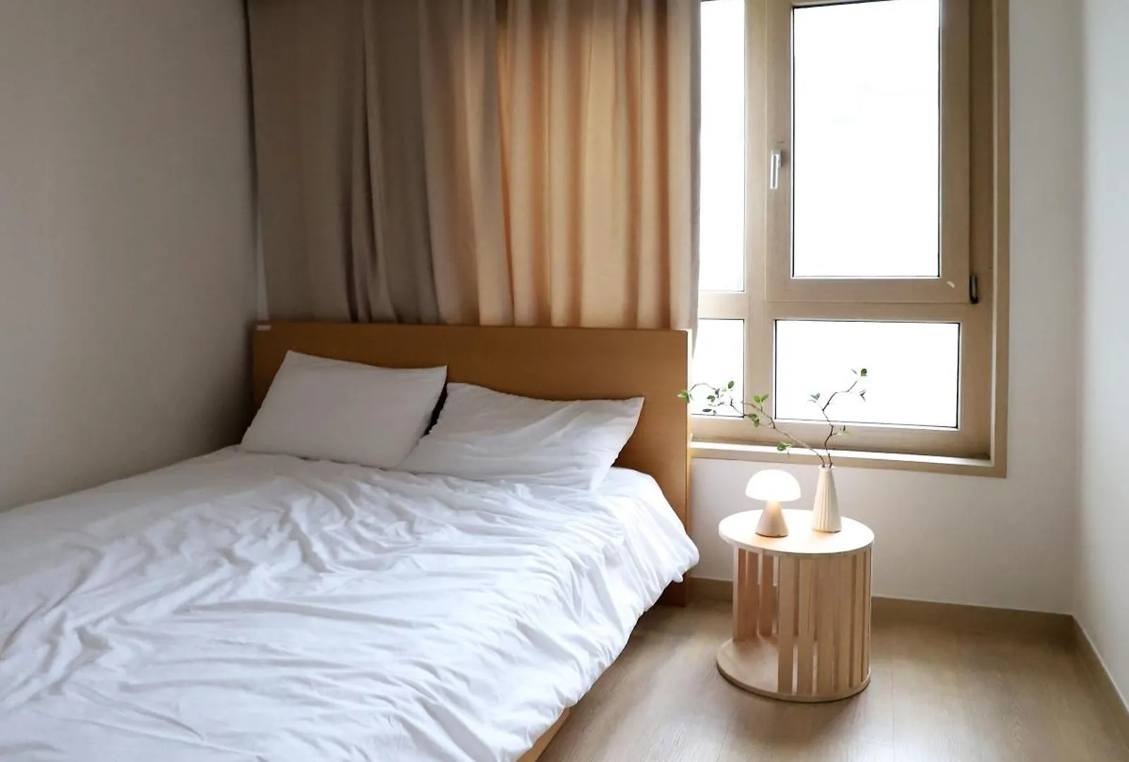 Yoksam Apartment 40M 2 Bedrooms 1 Private Bathrooms Seoul 0*,