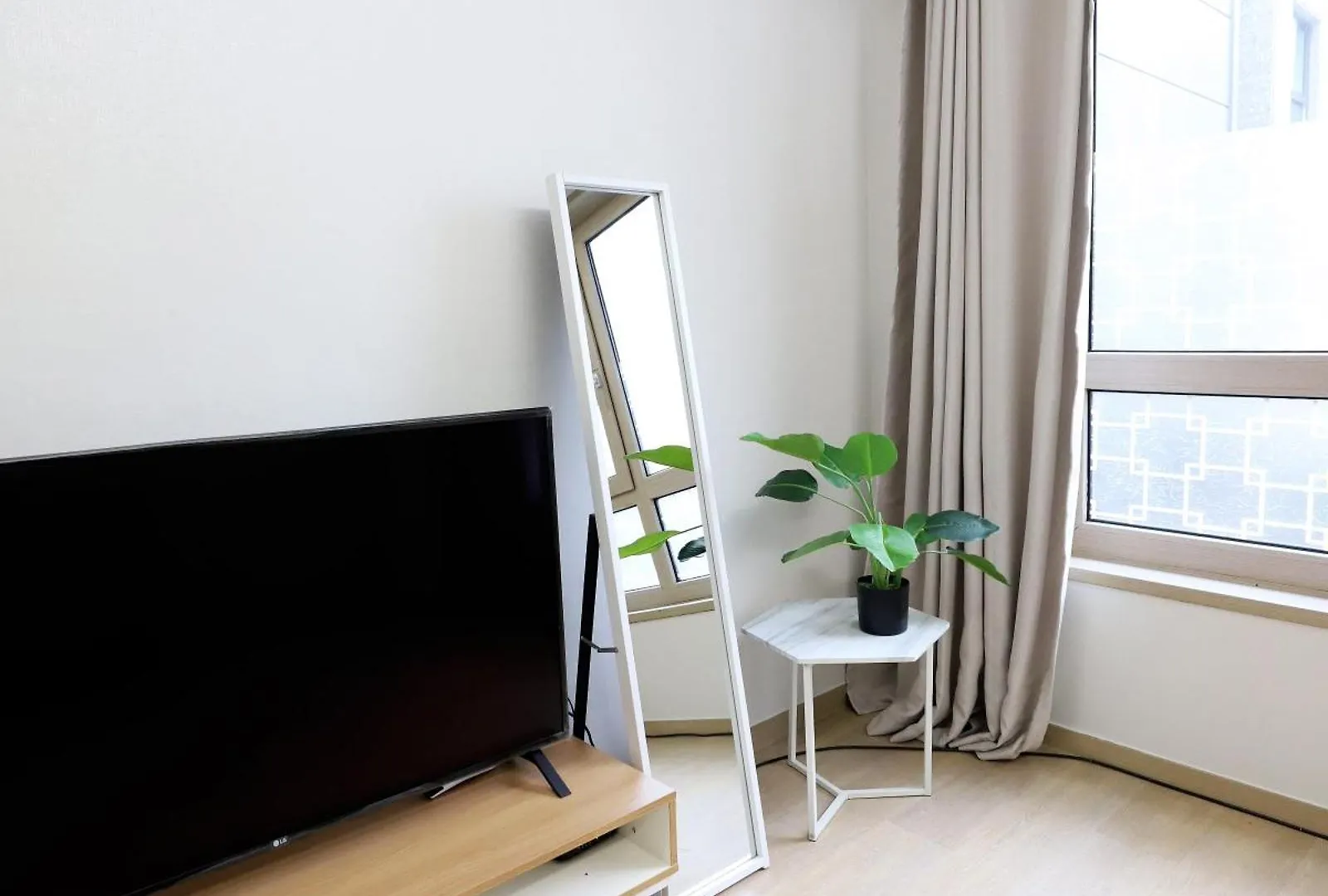 Yoksam Apartment 40M 2 Bedrooms 1 Private Bathrooms Seoul 0*,