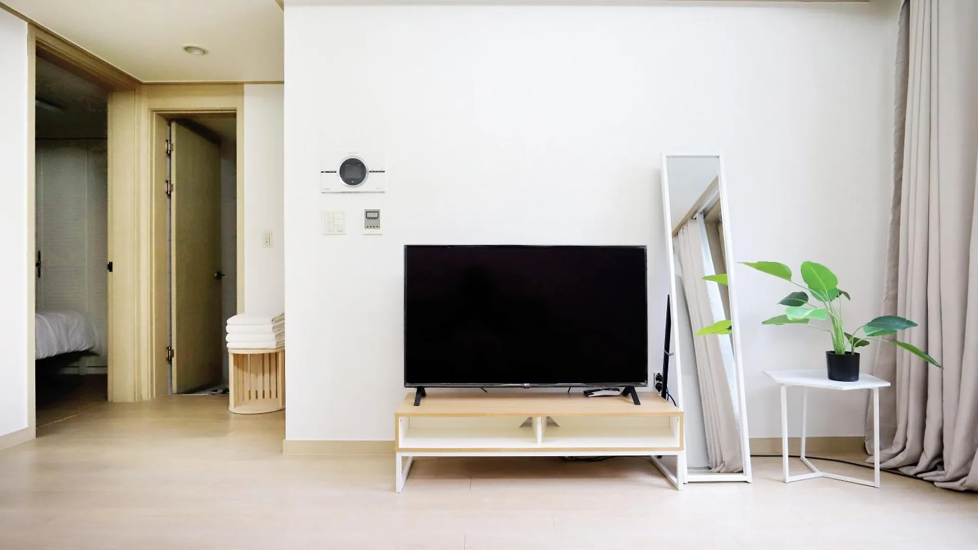 Yoksam Apartment 40M 2 Bedrooms 1 Private Bathrooms Seoul