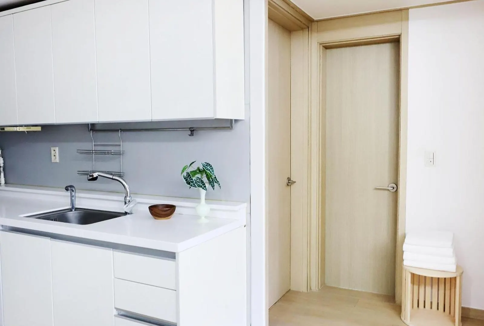 Yoksam Apartment 40M 2 Bedrooms 1 Private Bathrooms Seoul