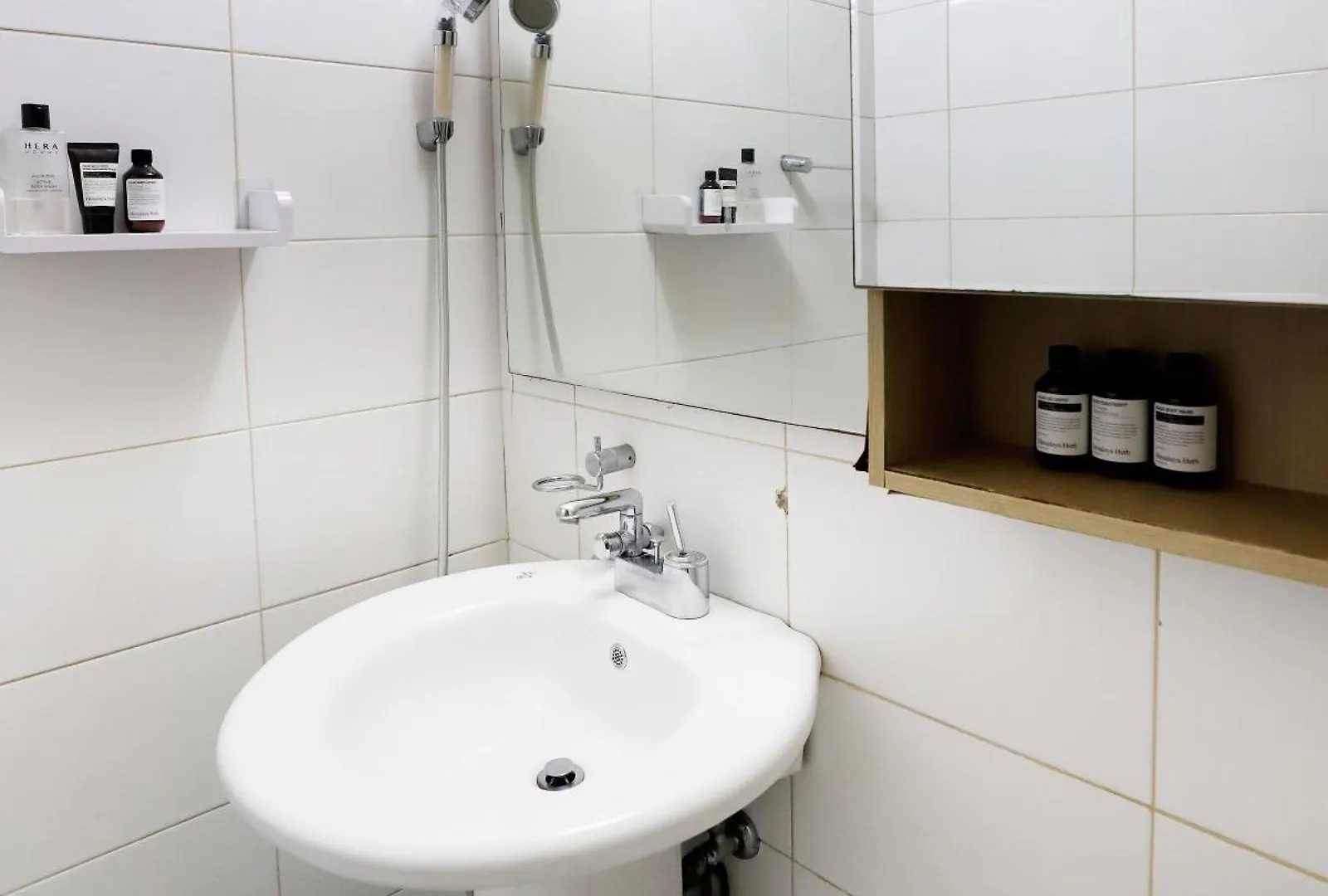 Yoksam Apartment 40M 2 Bedrooms 1 Private Bathrooms Seoul