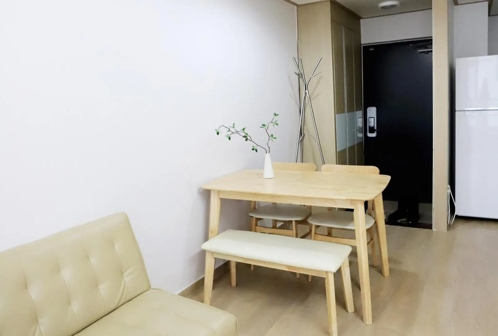 Yoksam Apartment 40M 2 Bedrooms 1 Private Bathrooms Seoul 0*,  Sydkorea